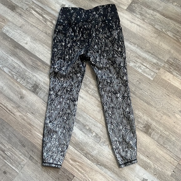 All in Motion Athletic Leggings - Picture 4 of 5